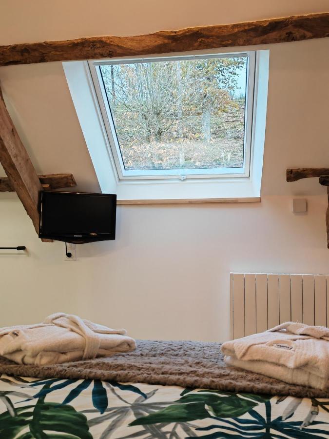 A La Memoire De Merlin & Spa Saint-Malon-sur-Mel 外观 照片