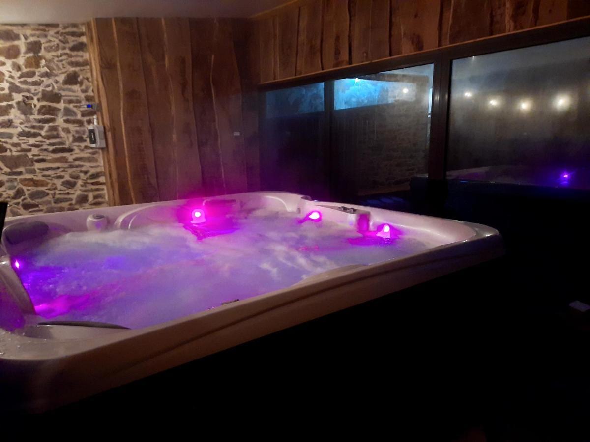 A La Memoire De Merlin & Spa Saint-Malon-sur-Mel 外观 照片