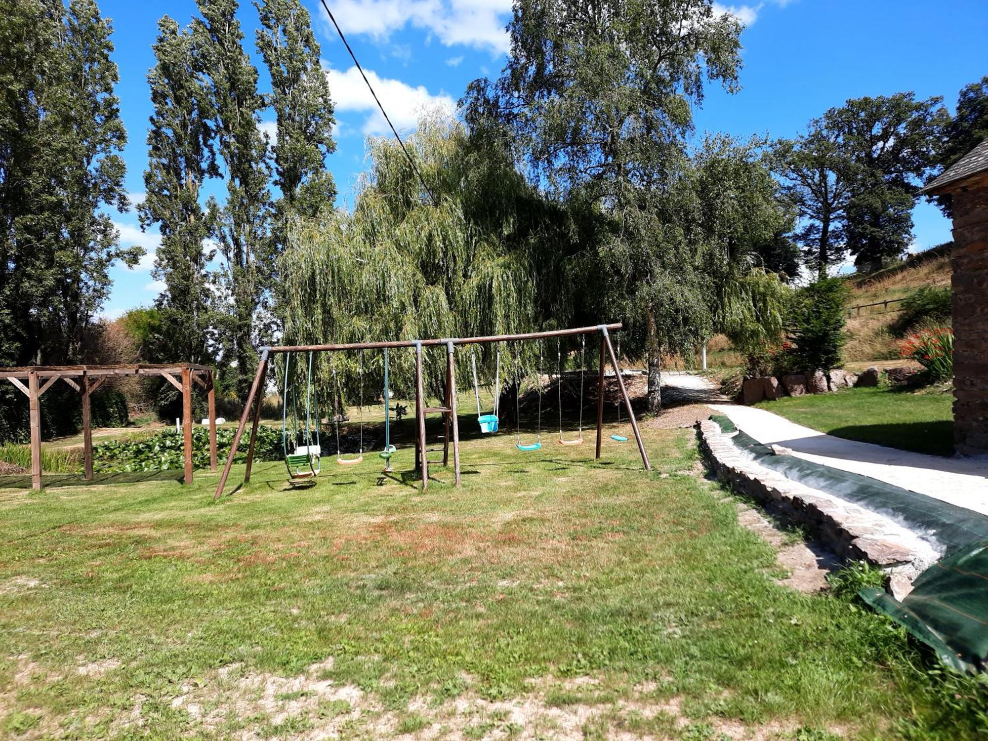A La Memoire De Merlin & Spa Saint-Malon-sur-Mel 外观 照片
